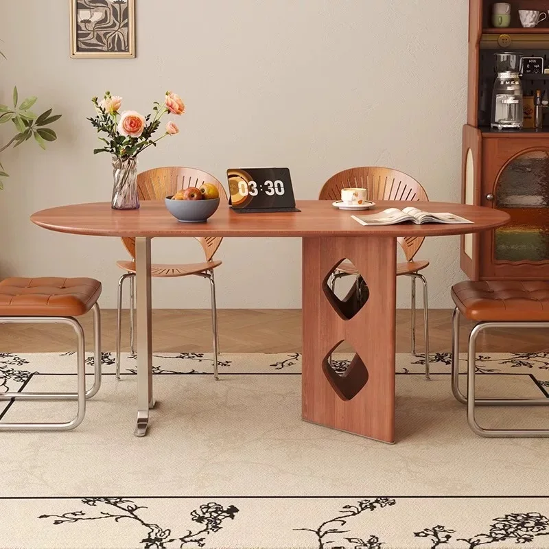 Tavolo da pranzo antico in legno massello nordico francese con lastra di roccia color crema moderno e semplice