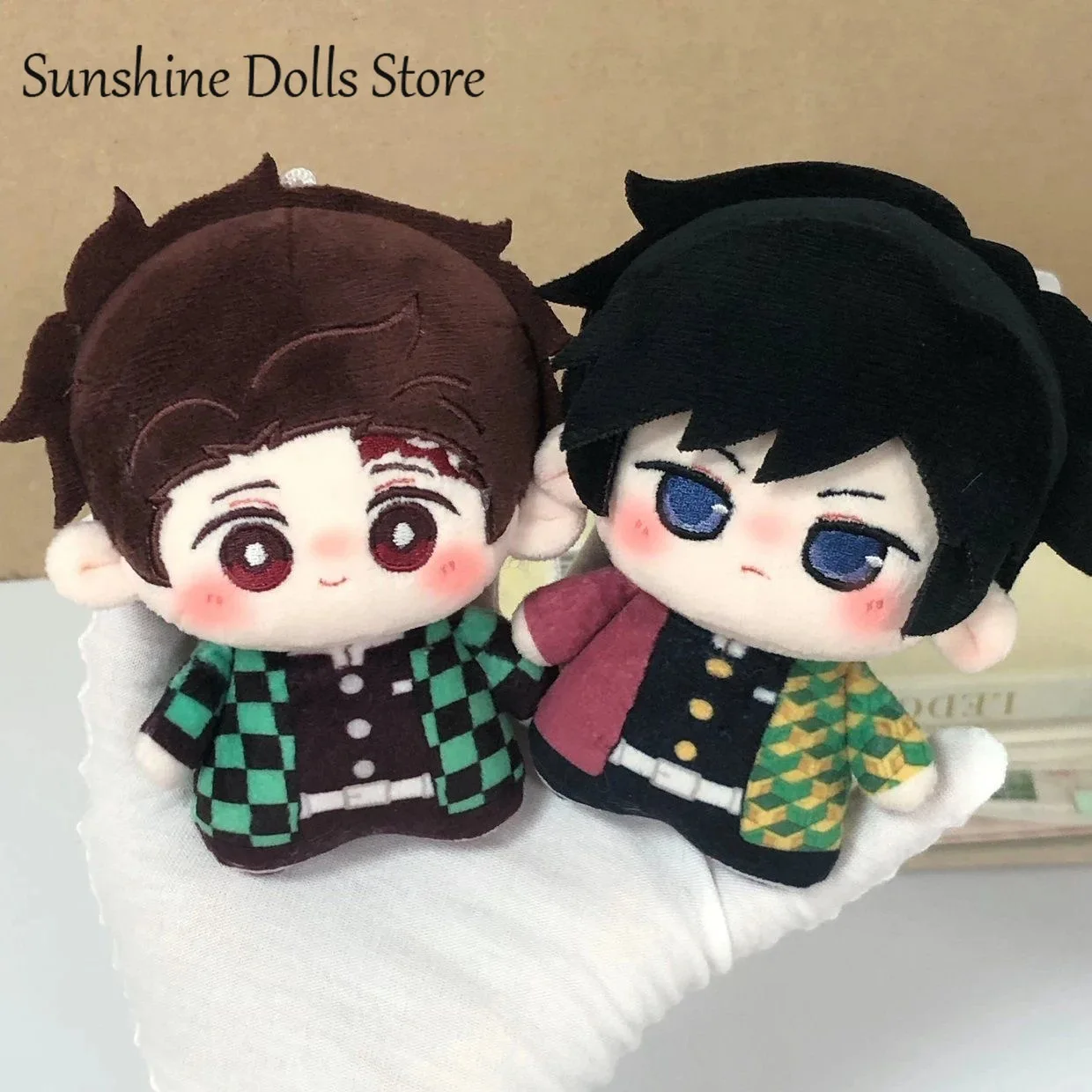 

Аниме Demon Slayer Kamado Tanjirou Tomioka Giyuu Очаровательная плюшевая хлопковая кукла Nunu Body Dolls 10 СМ Подвеска Игрушки Плюшевый подарок