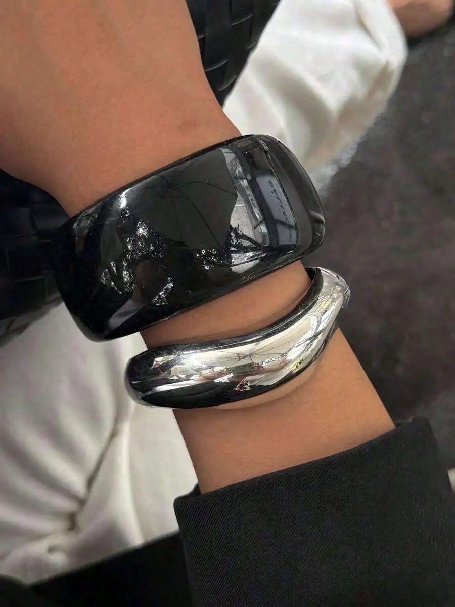 Minimalist Fashion Bangles Black And Steel Color Versatile For Daily Wear