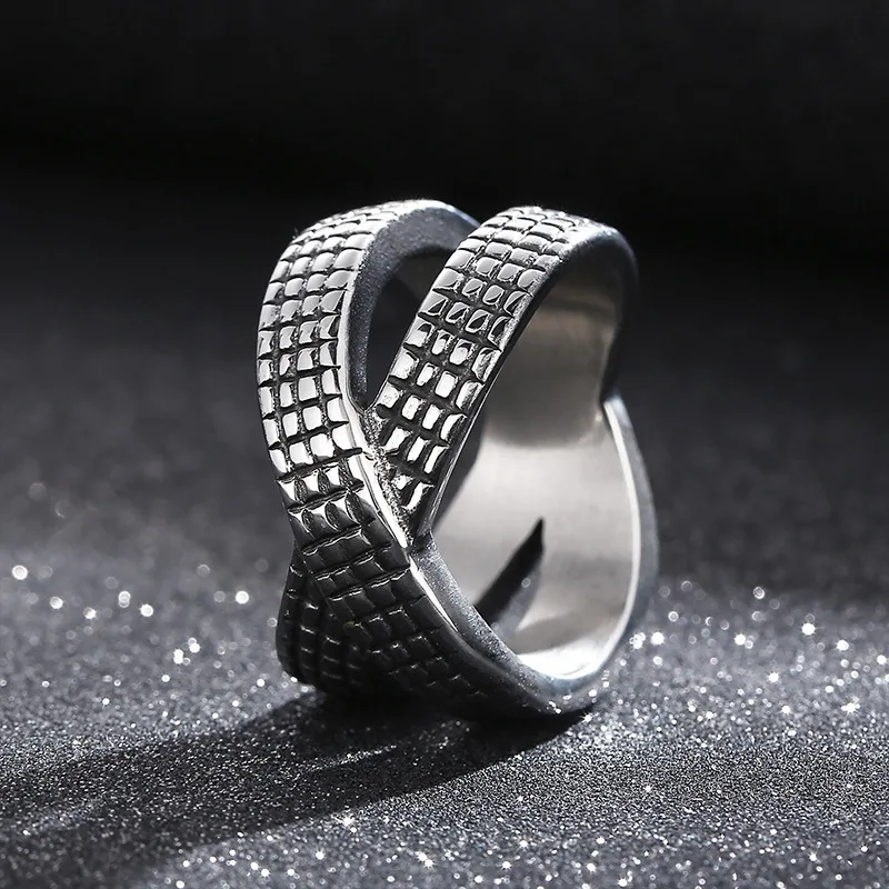 Personality vintage smear small square infinite 8-figure titanium steel men's ring