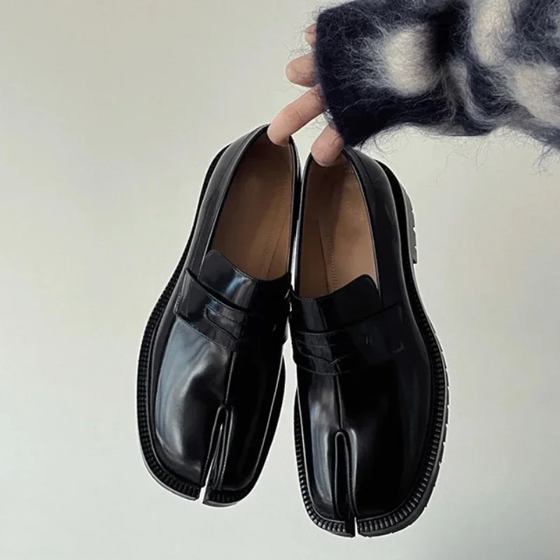 2026 الكلاسيكية سبليت تو المتسكعون النساء العلامة التجارية تصميم موضة تابي النينجا الدانتيل متابعة حذاء كاجوال منصة مكتنزة أحذية مسطحة Mujer