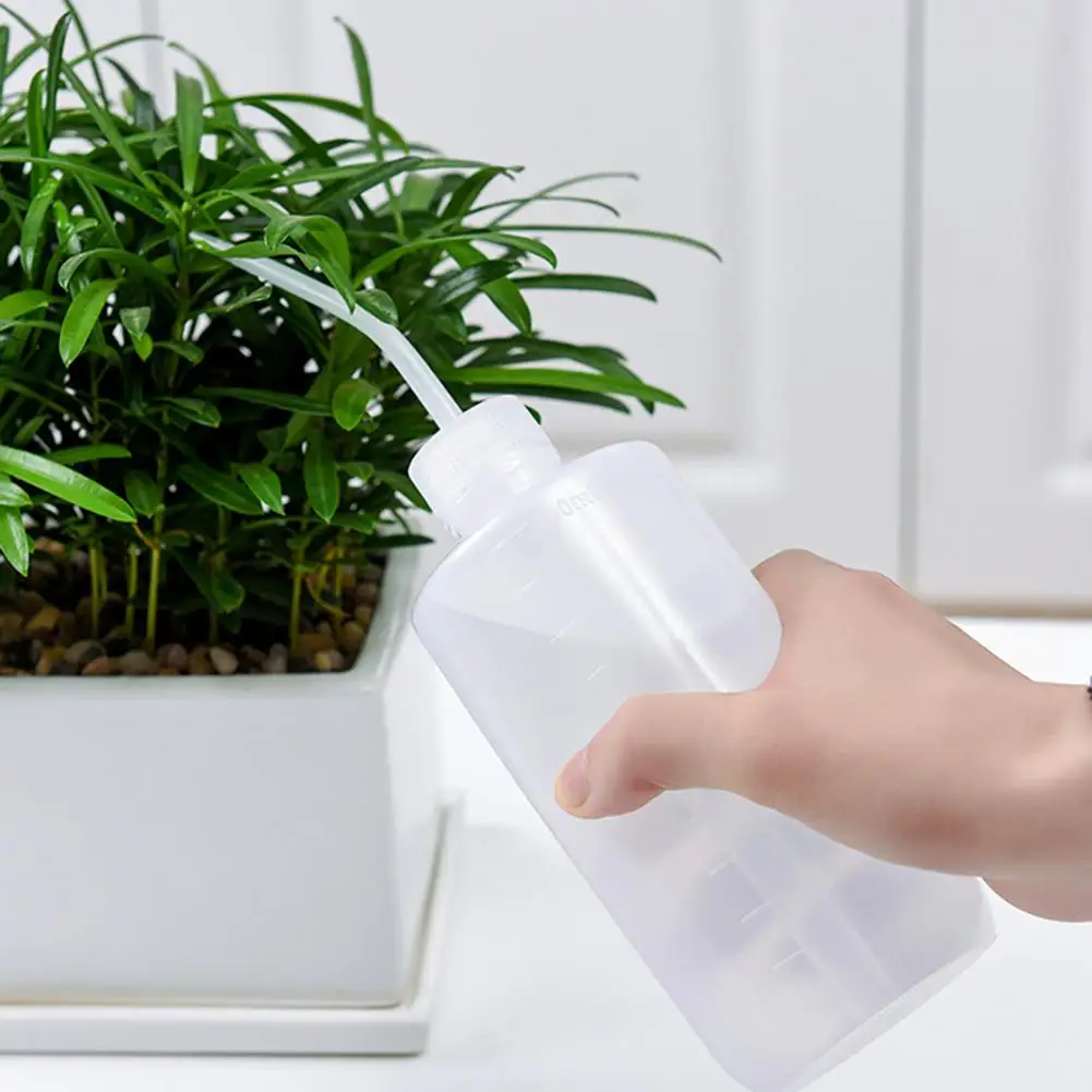 Plastic Wash Bottle with Scale 250ml 500ml 1000ml Squeeze Bottle with Narrow Mouth Small Watering Tool Squeeze Watering Bottle