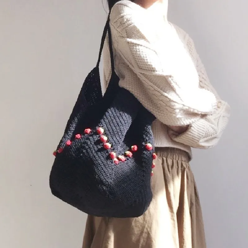 Handmade crochet casual shoulder bag, strawberry handbag, lined shopping bag, large capacity, convenient and easy to use