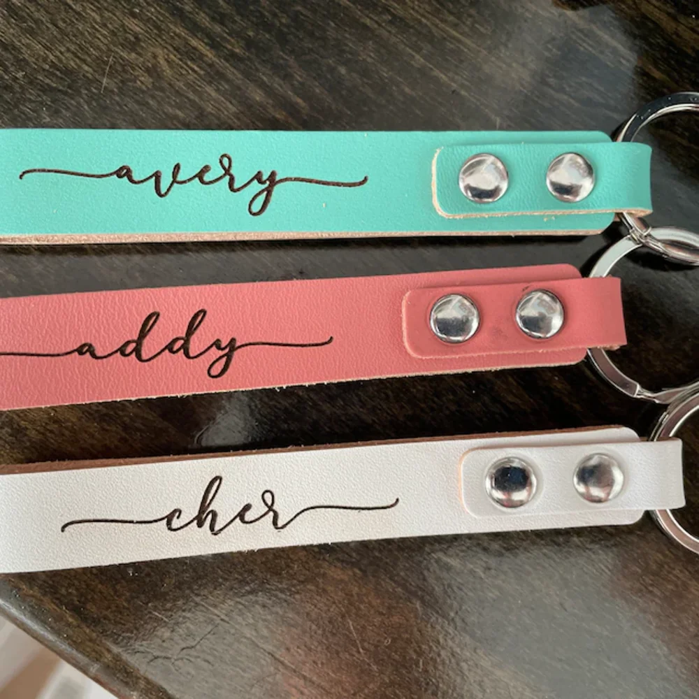 Custom Name Keychain Holiday Gift Leather Keychain Gifts for Friends Bridesmaid Weeding Decoration Bachelorette Party Supplies