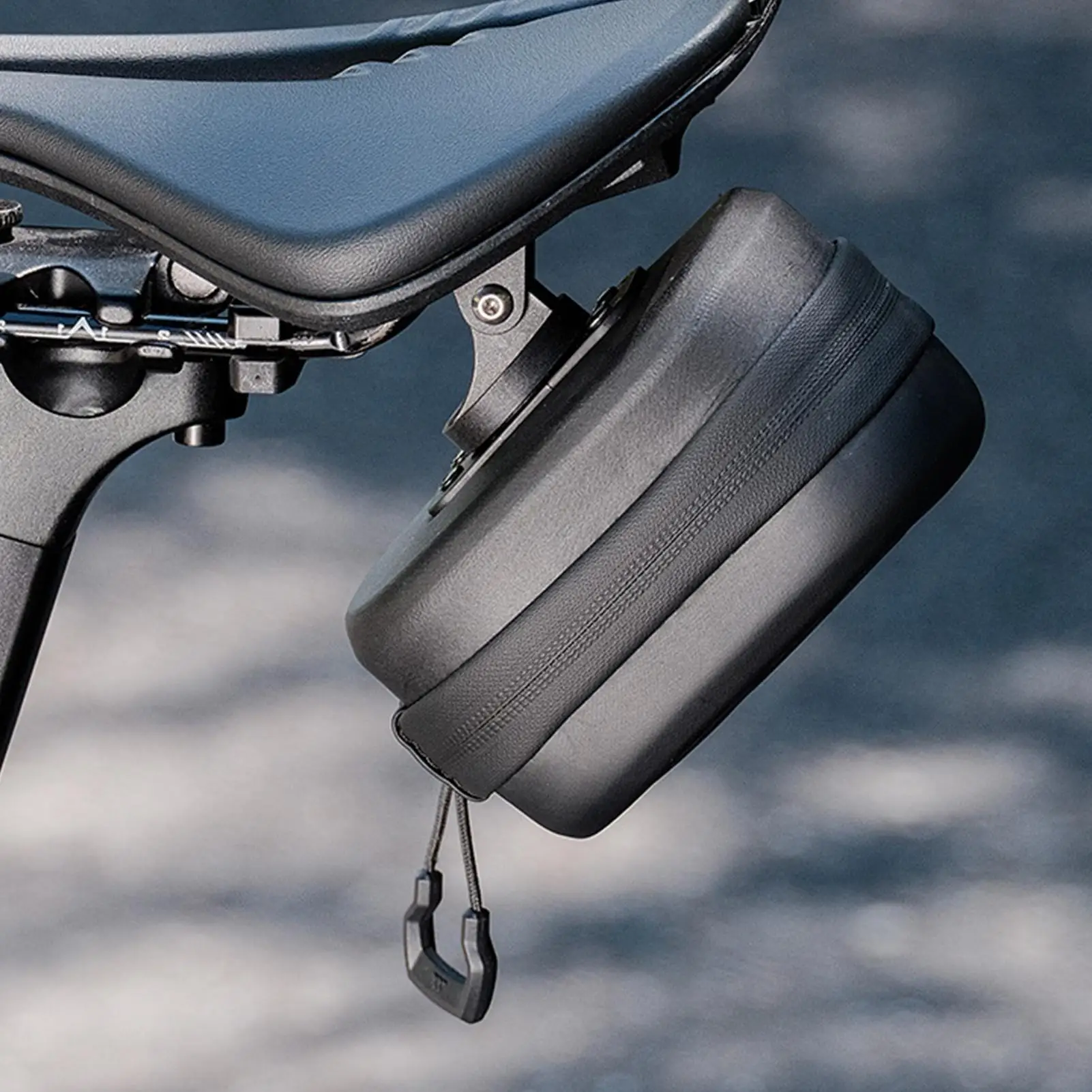 

Сумка для велосипеда под сиденьем Велосипедные седельные сумки с конвертером Hard Shell MTBs Дорожная трубка сиденья для велосипеда Сумка для инструментов Хвостовая сумка для велосипедных аксессуаров