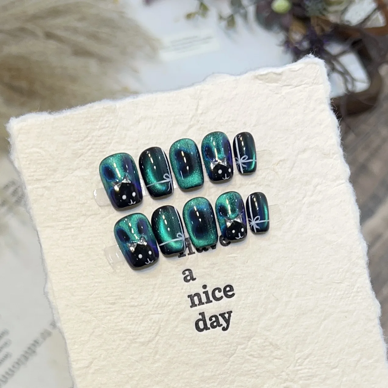 10 szt. Ręcznie Robione Paznokcie Naklejane Efekt Kociego Oka Cyrkonie Motyl Królik Tipsy dla Kobiet i Dziewcząt Odpinane Noszone Sztuczne Paznokcie