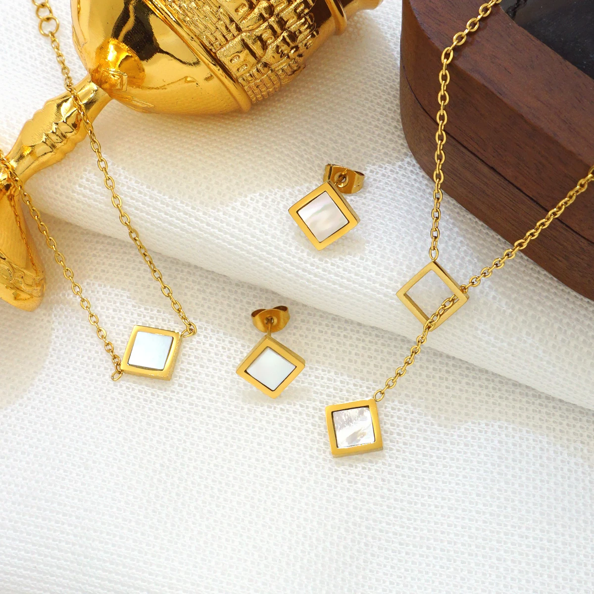 4Pcs Stainless Steel Faux Shell Pendant, Bracelet & Earrings - Birthday/Party/Travel/Wedding/Back2School/Mothers Day