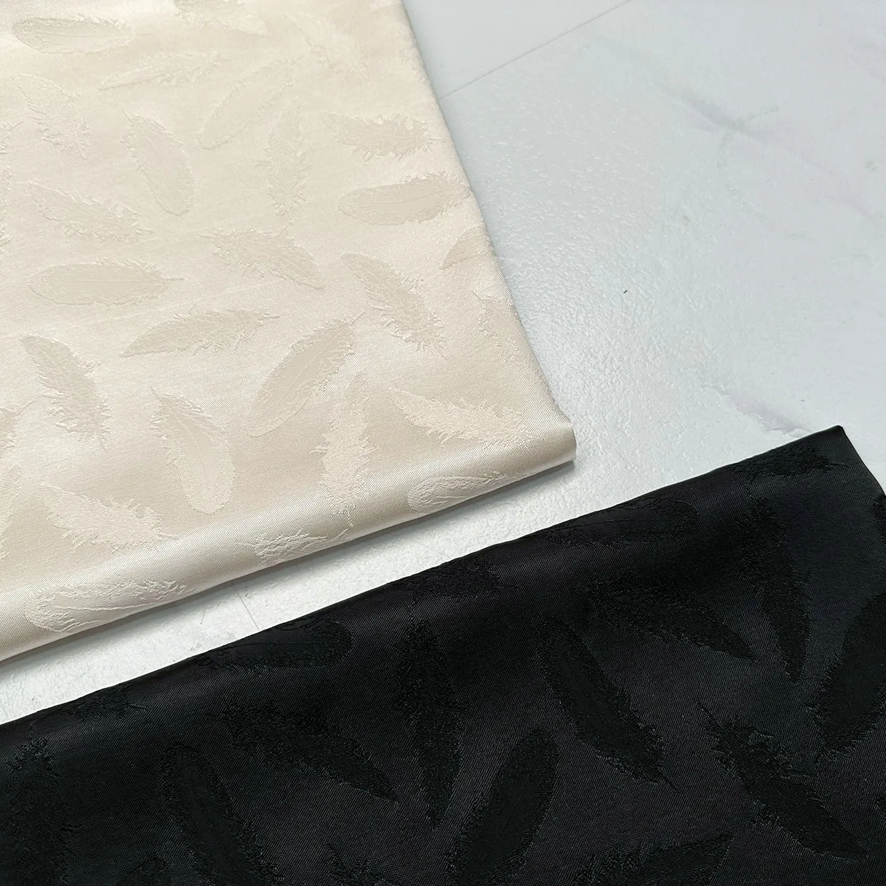 Nuovo tessuto jacquard con piume di rayon Abito camicia stile nazionale primaverile e autunnale Cheongsam Hanfu