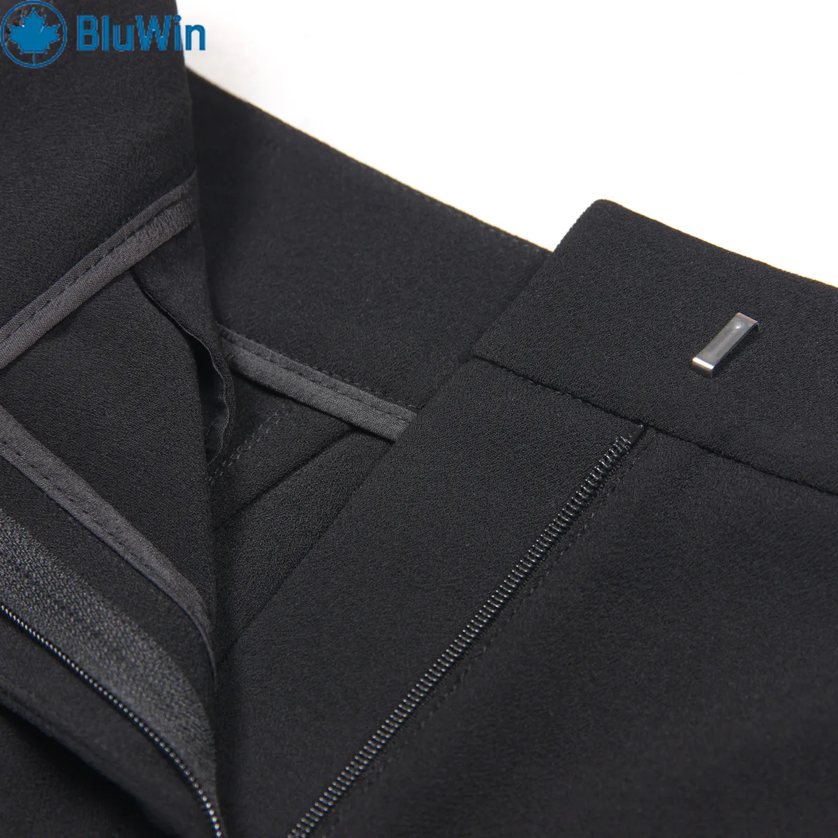 طقم بليزر وبنطلون أسود من URBANCHIC - تفصيل نجمي كريستالي لمظهر جريء وحديث #5