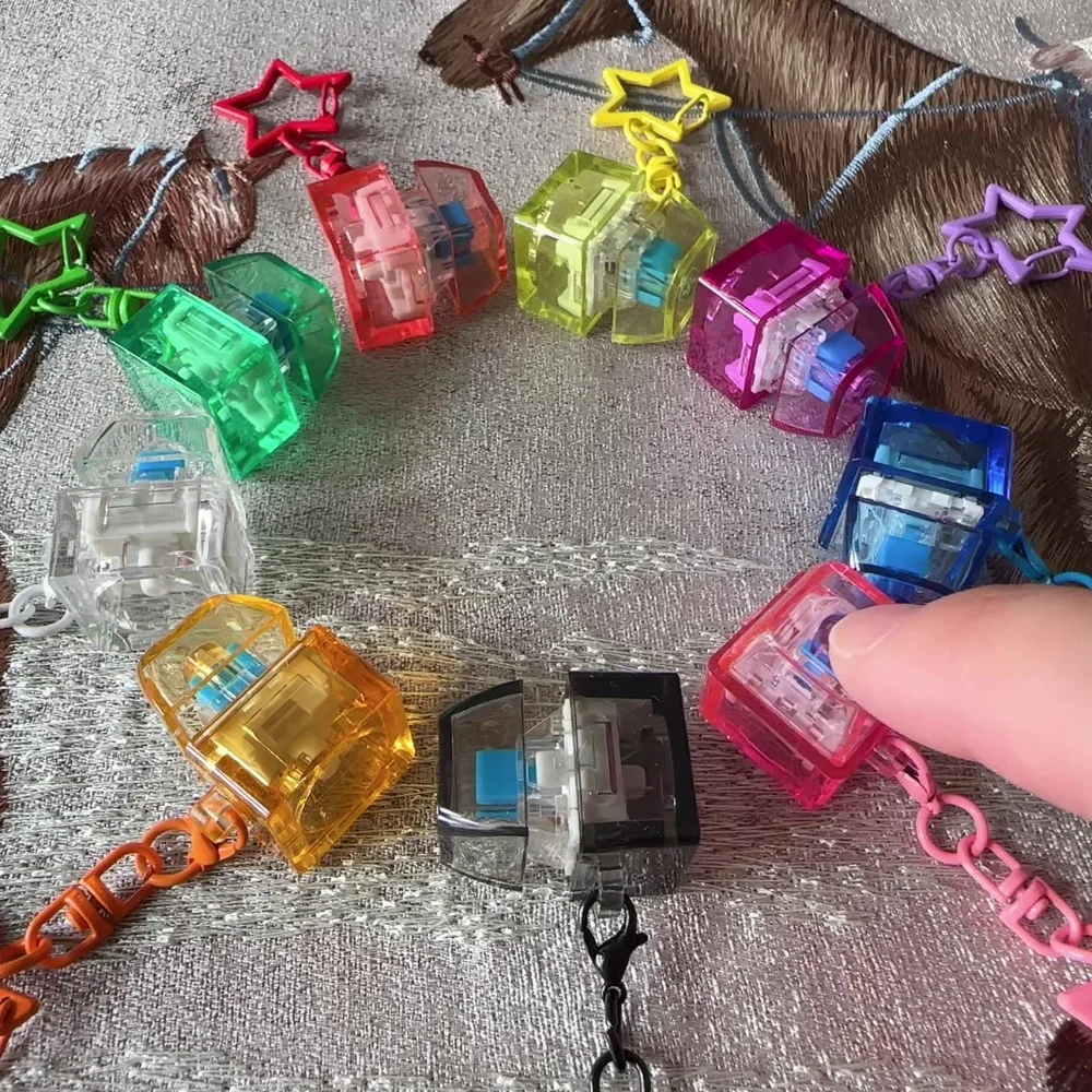 Chaveiro relaxante para teclado diy, chaveiro com luz, clicker, brinquedo, alívio do estresse, teclas, botão, tampas de teclado de dedo