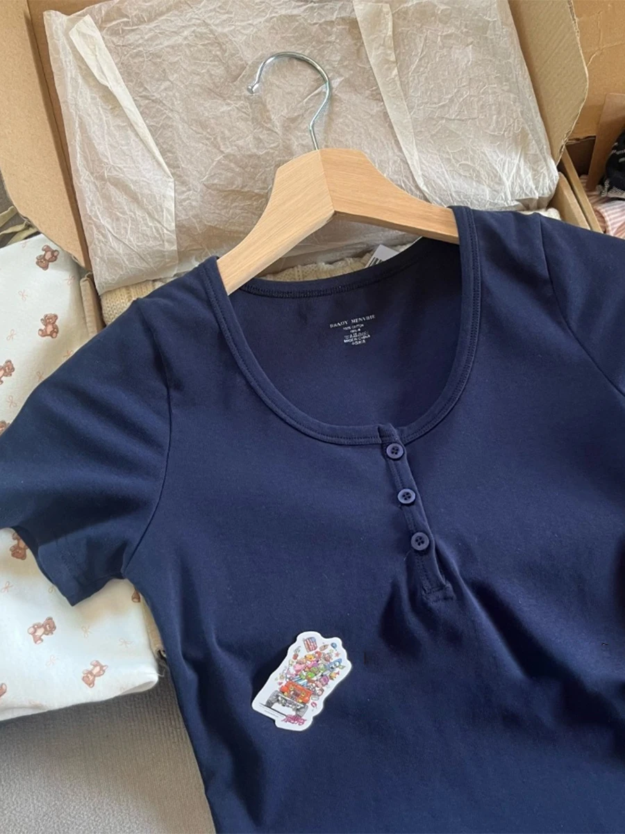 Navy Drei Knöpfe Basic T-shirt Frau Rundhals Kurzarm Baumwolle Dünne T-shirts Sommer Solide Vintage Einfache Neue Crop Top Y2k