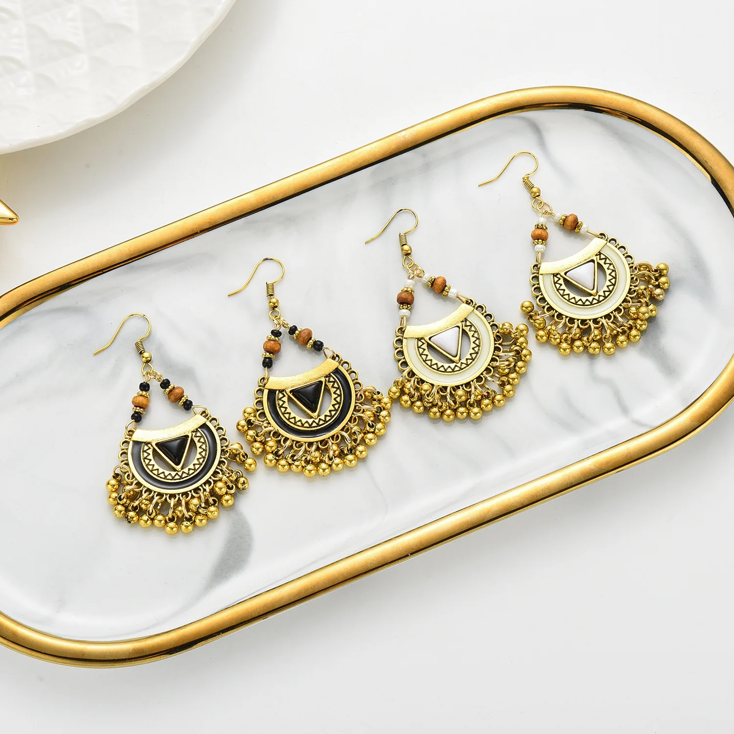 Bohemian foreign trade, tourism ethnic style, semi-circular beaded alloy personalized Indian style earrings