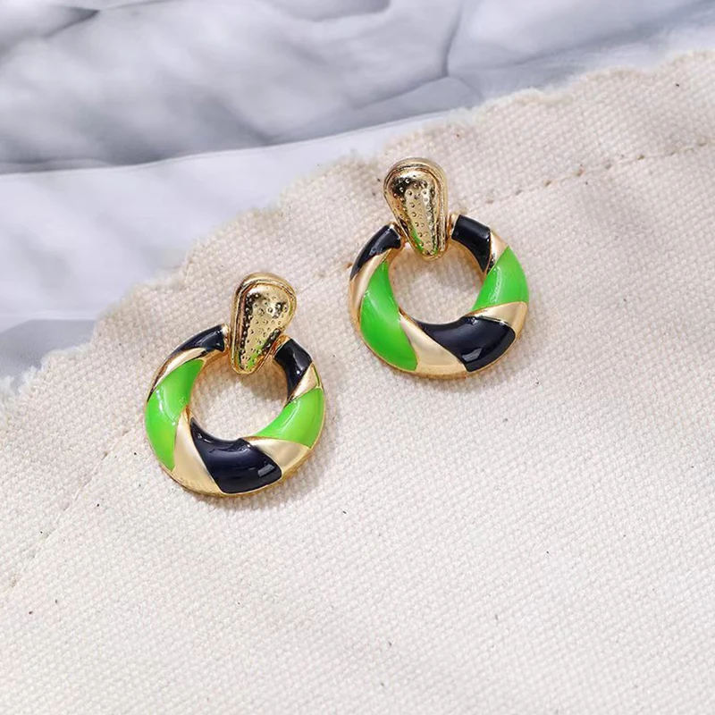 Classic Round Mixed Color Enamel Chunky Pendant Clip on Earrings Fashion Without Piercing for Female Ear Clips Party Jewelry