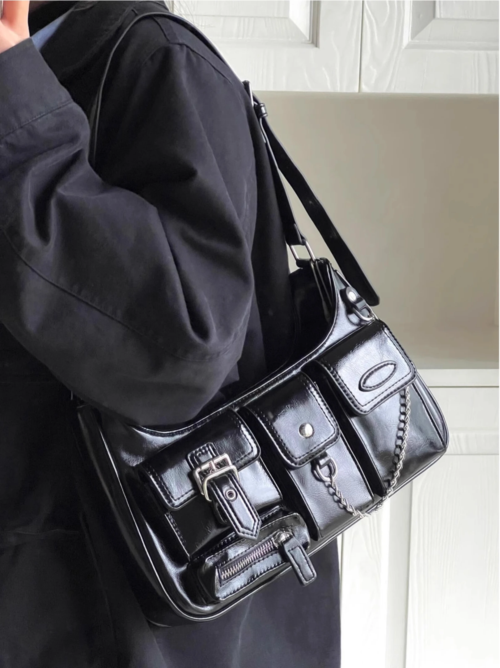 

Готическая панк-крутая женская сумка подмышки, популярные сумки на плечо для девочек, модный дизайн, женские сумки из искусственной кожи, кошелек-тоут с застежкой-молнией