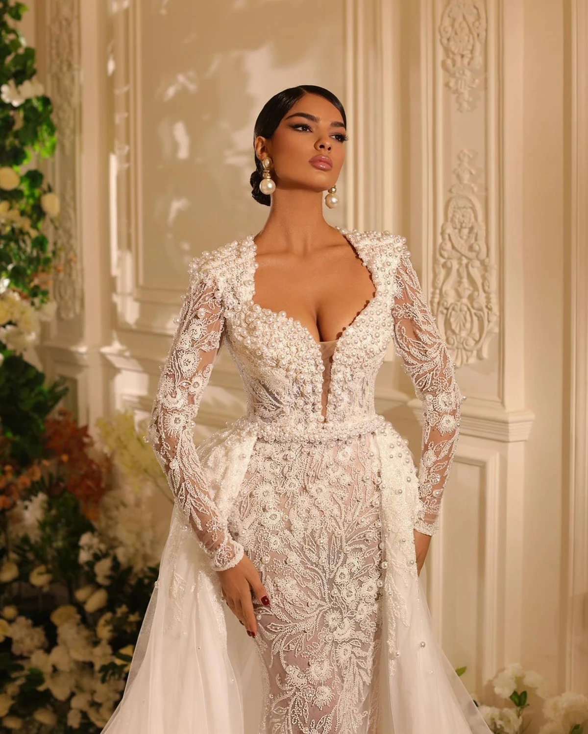 Pérolas impresionantes vestidos de novia de sirena ilusión Apliques de encaje Vestido de novia bordado personalizado con sobrefalda Vestido de novia