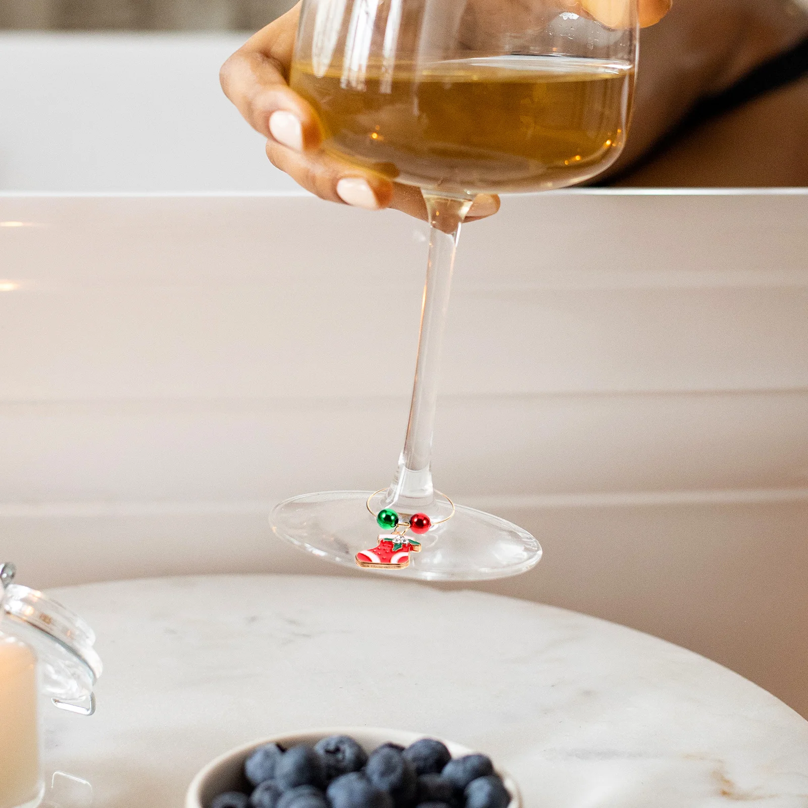 

6pcs Glass Markers Christmas Bell Drink Identifiers For Party Use Red Wine Glass Marker Cup Markers Wine Charms Pendants Kitchen