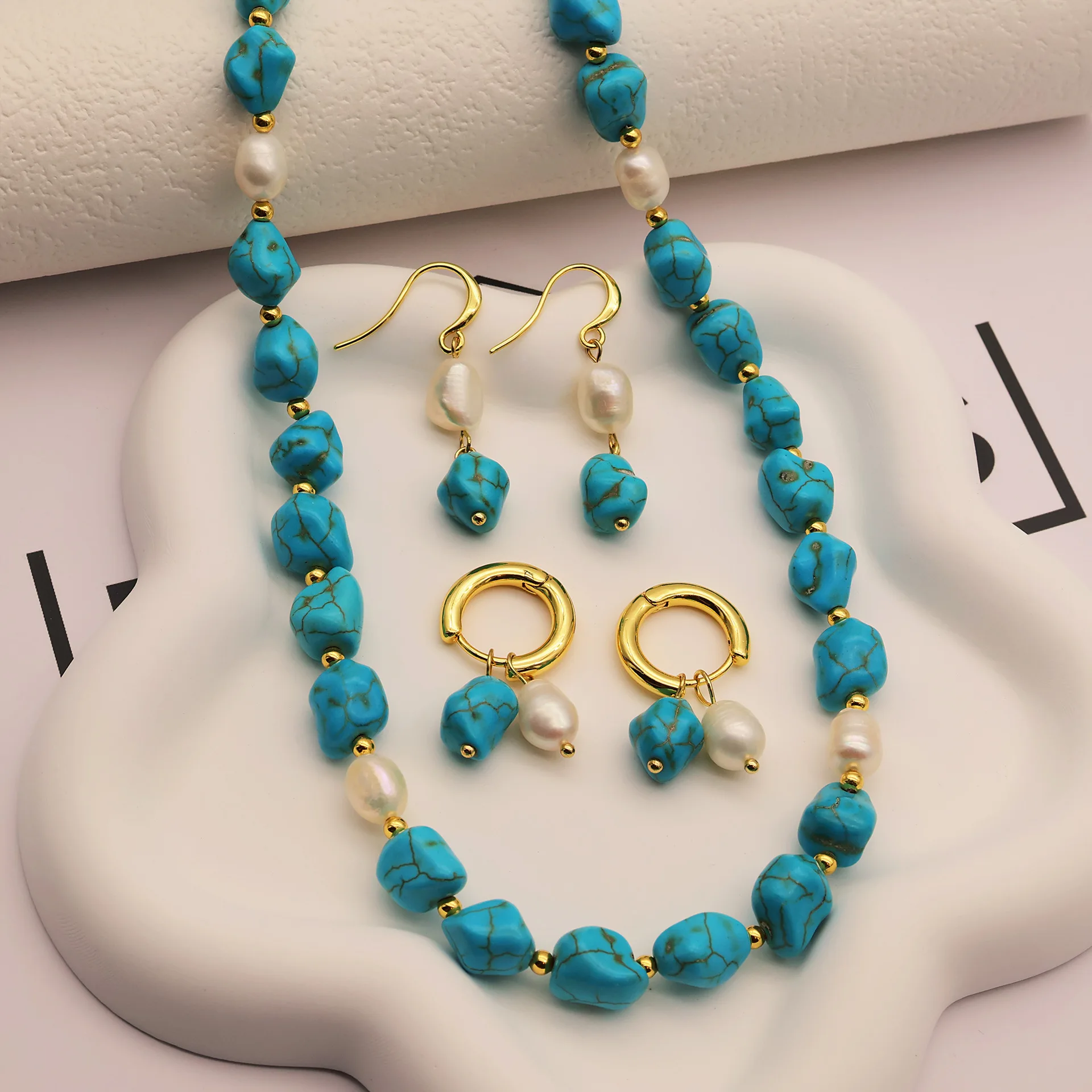 Retro fashion niche irregular natural turquoise necklace earrings Personality New fashion design pearl choker women