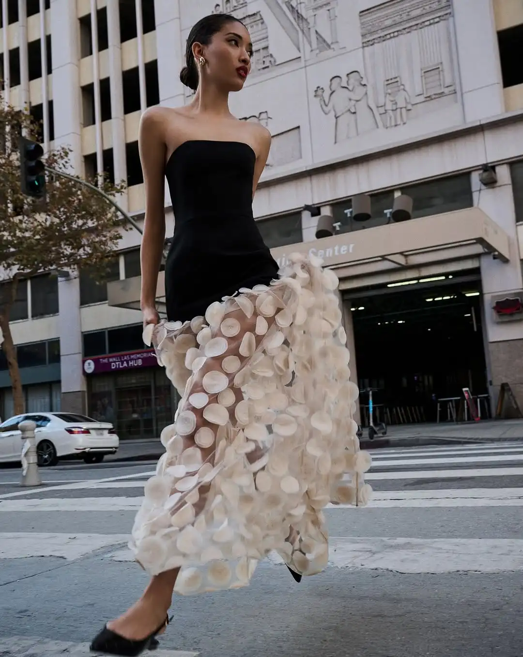 ผู้หญิง Off-Shoulder ผ้าพันคอลูกไม้พรหมชุด 3D วงกลม Embellishments ตาข่าย Patchwork ชุดราตรีสําหรับงานปาร์ตี้