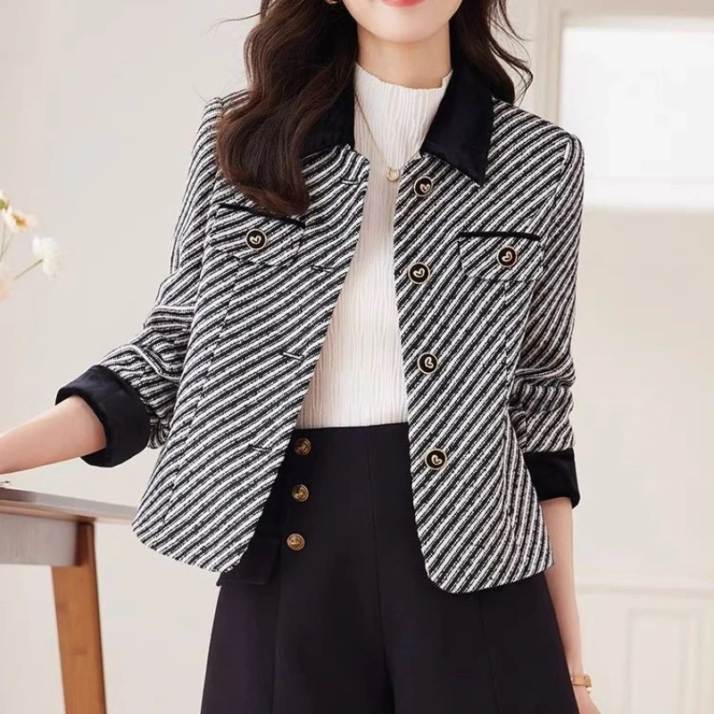 فريد المرأة قصيرة مخطط الأعلى 2025 SA جديد قسط صغيرتي أنيقة نوبل أنيق التنقل اليومي معطف الموضة كامل كم طويل