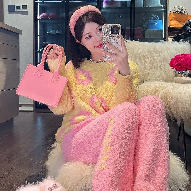 

Soft and Fluffy Dopamine Home Suit Set for Women Half Flannel Thick Flannel Sleepwear Fashion Homewear Pajama Warm Winter Woman