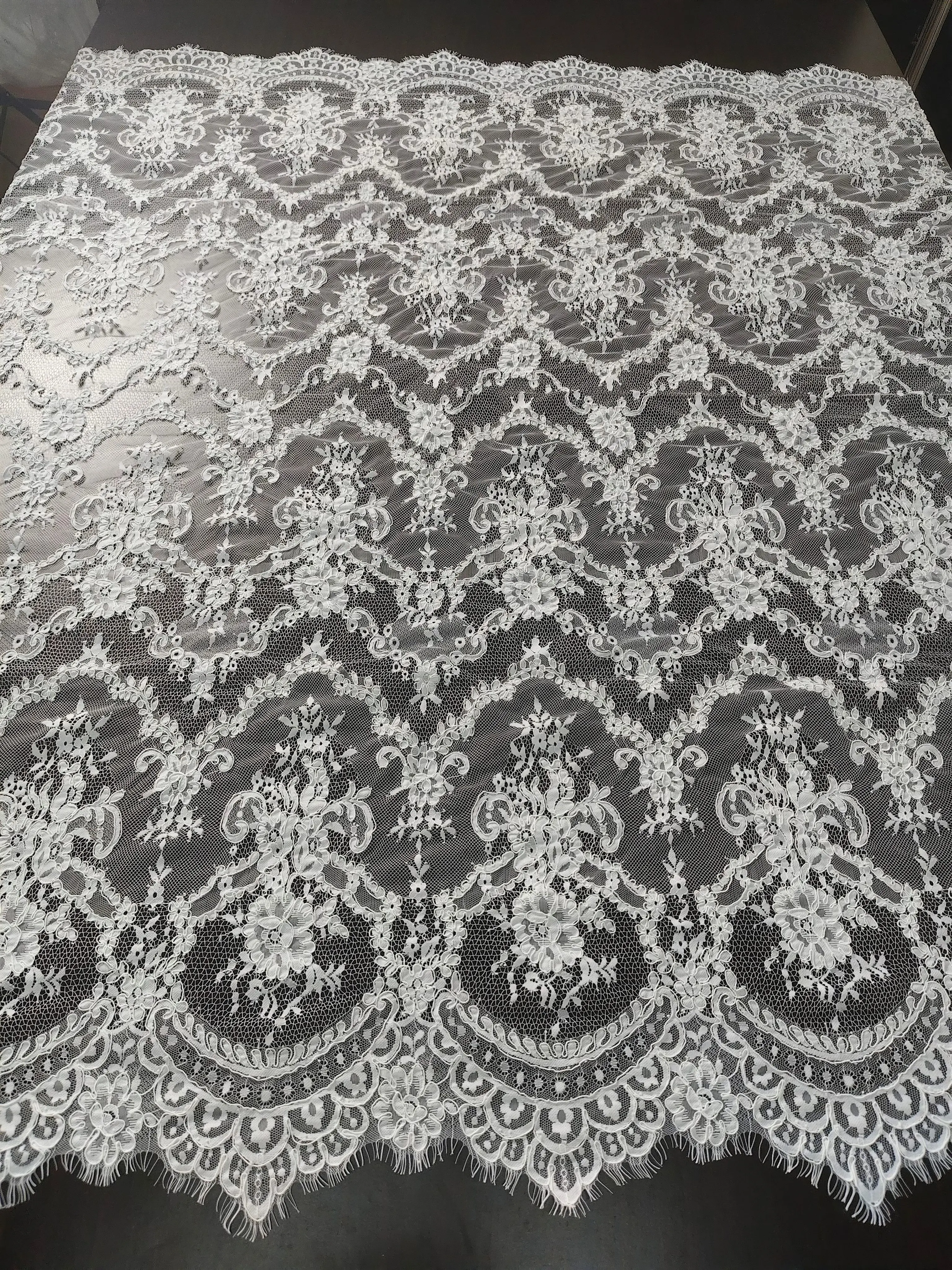 Rope-Embroidery Vintage Oval Framed Blooming Floral Eyelash Scalloped Chantilly Lace Fabric, Exquisite Sheer Tulle Lace
