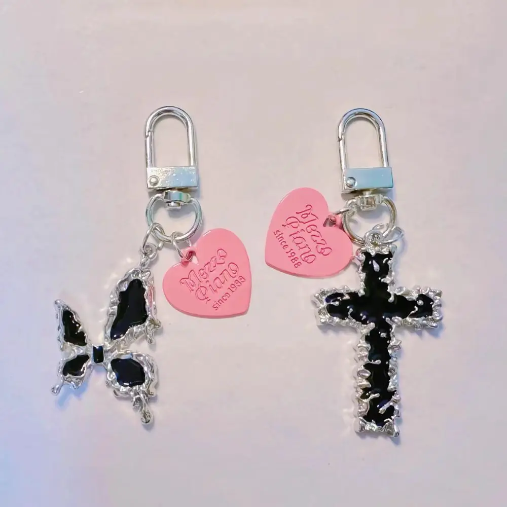 

Fashion Y2K Lava Thorn Butterfly Cross Key Chain Irregular Gothic Black Butterfly Cross Love Heart Pendant Keychain Gifts