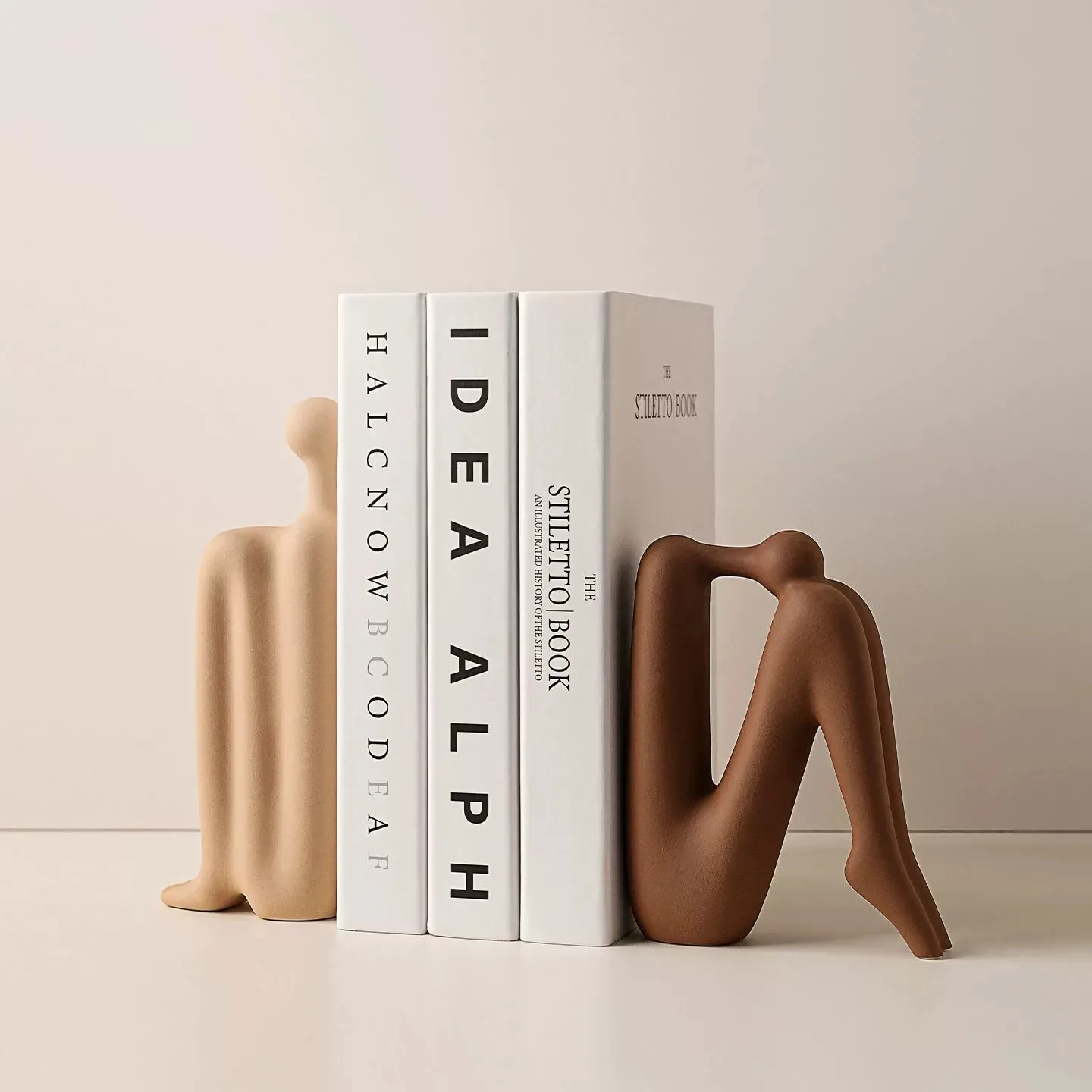 

Modern Minimalist Abstract Character Bookend Ornament Resin Model Orange Yoga Man Sculpture Gift Crafts Home Decoration