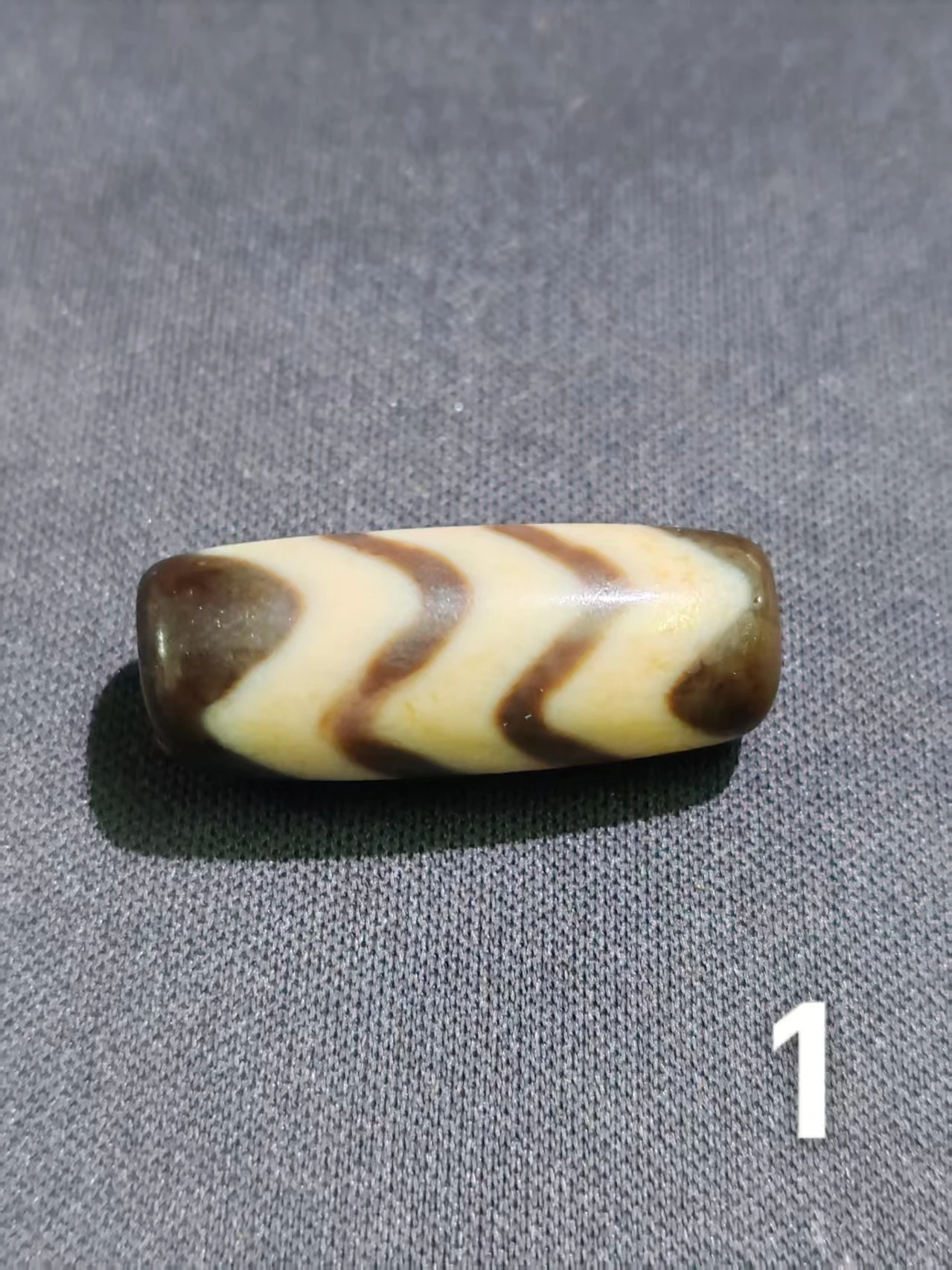 

1pcs/lot Ancient Rare Tiger Striped Pattern Three Straight Line Agate Heavenly Bead beautiful rich oily luster lovely color