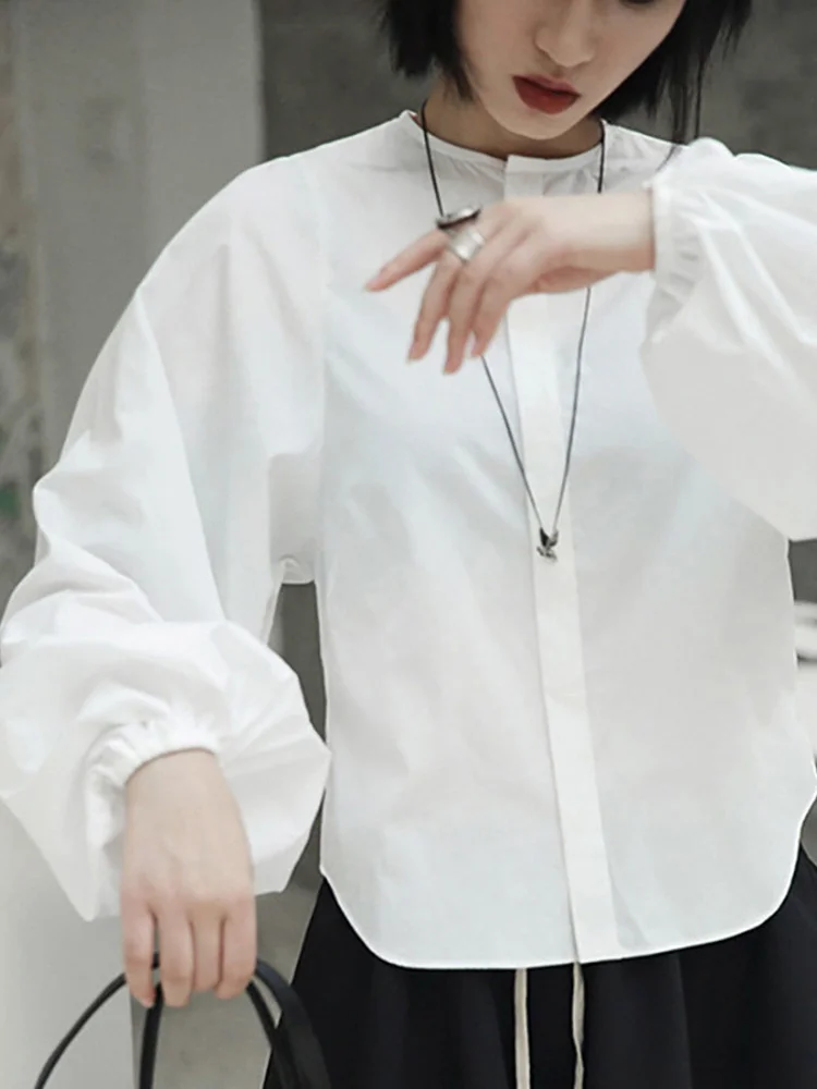 [EAM] Women White Elegant Blouse New Stand Collar Long Lantern Sleeve Loose Fit Shirt Fashion Tide Spring Autumn 2024 JI516