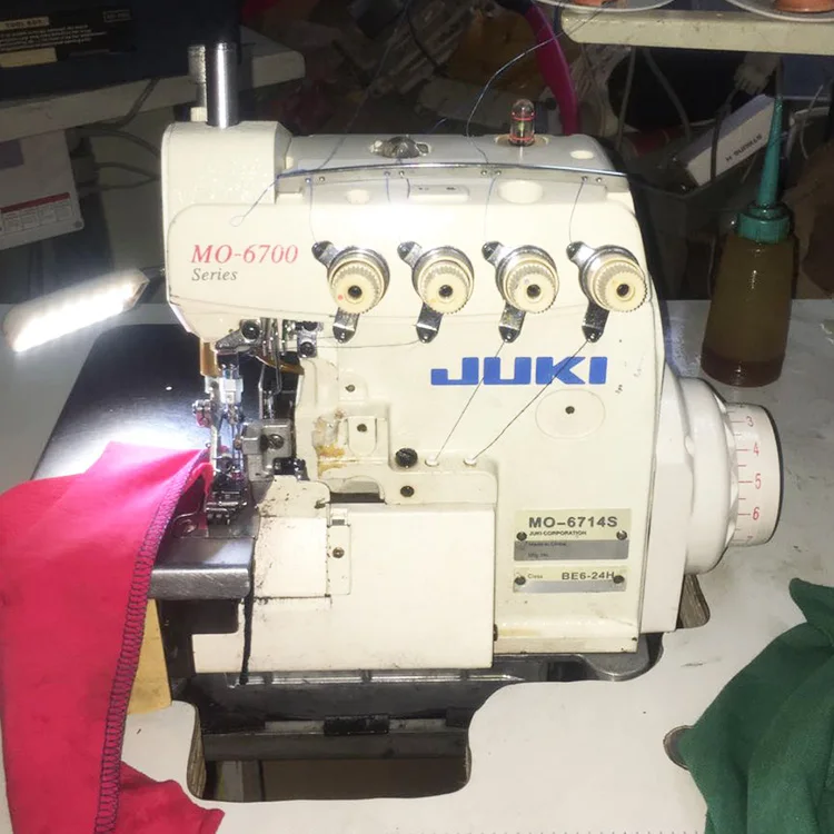 Used Original Industrial Overlock JUKIs 6716 Flat bed 5 thread sewing machine