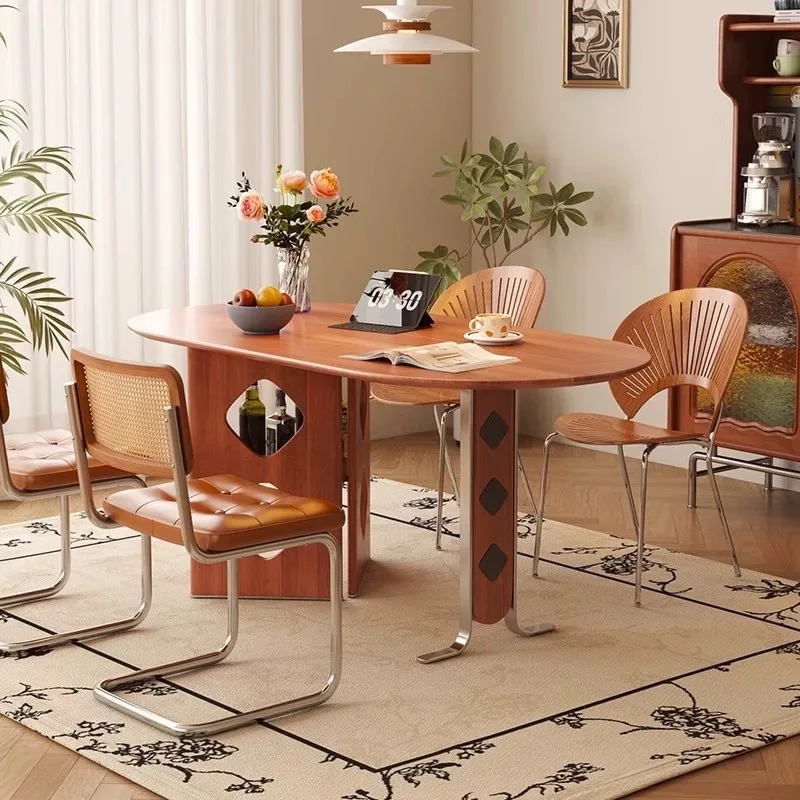 Tavolo da pranzo antico in legno massello nordico francese con lastra di roccia color crema moderno e semplice