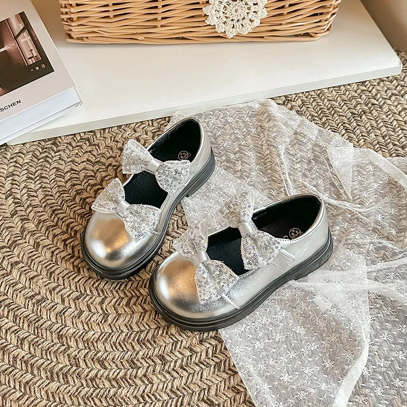 

Детские кожаные туфли для девочек с милыми бантиками, в корейском стиле, универсальные, новинка 2026 года, модные, на плоской подошве, с круглым носком