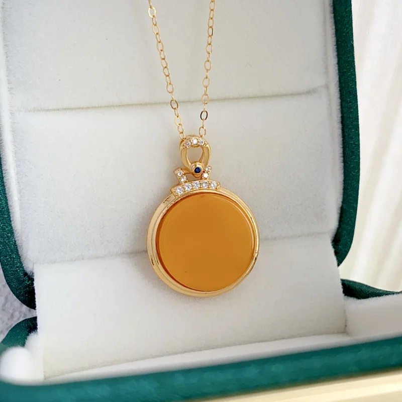 قلادة من الفضة الطبيعية S925 مرصعة بالعنبر القديم بدون مسألة