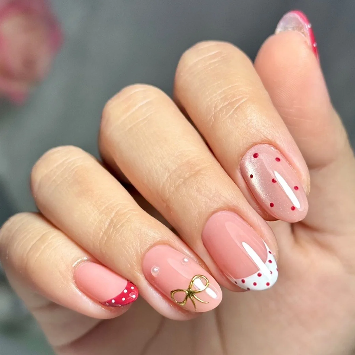 24PCS Short Oval Pink Press On Nails Red Polka Dot Bow Pearl Fake nails French Sweet cute Style Reusable False Nails For Daily