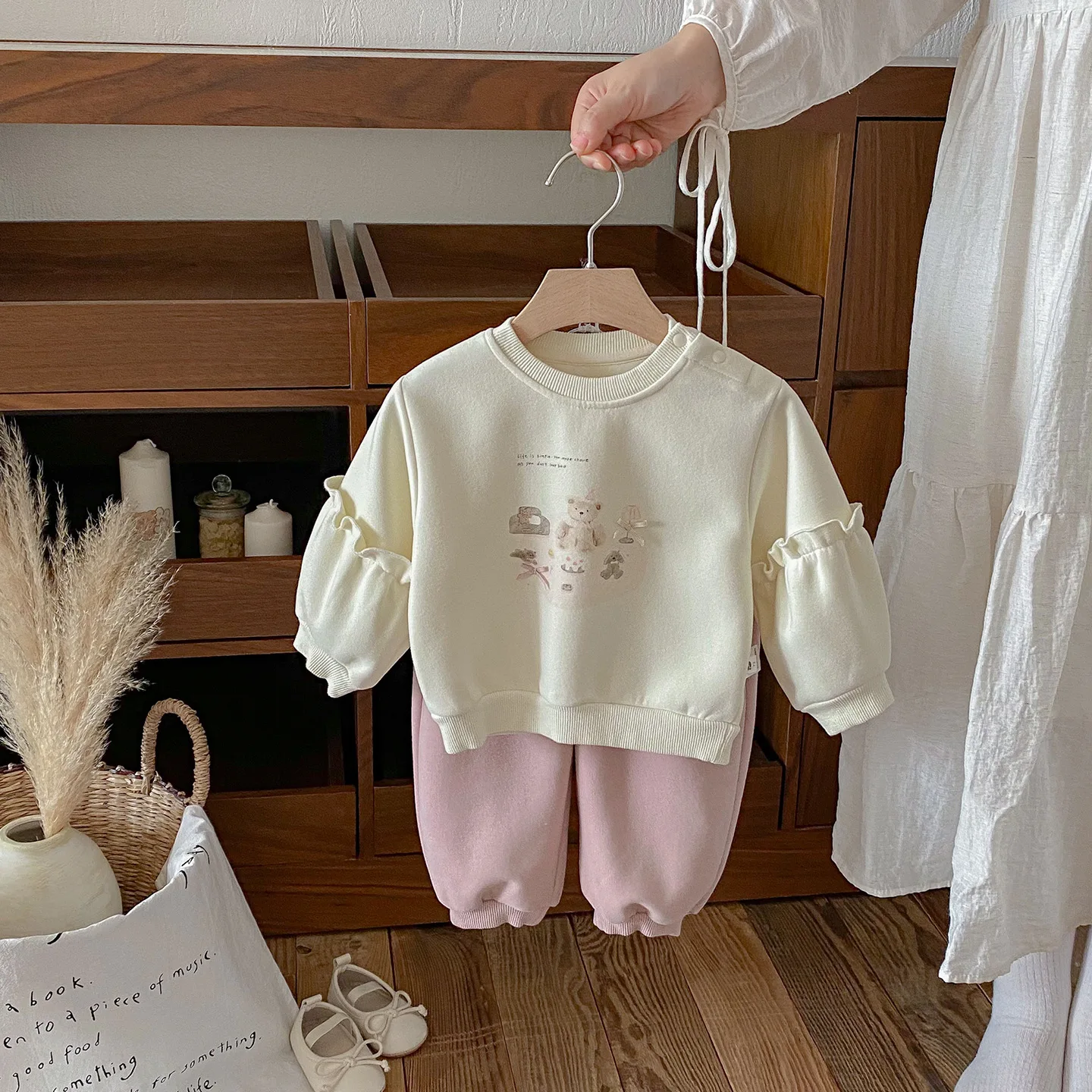 

Ins Autumn Toddler Girls Two-piece Set Round Neck Long-sleeve Newborn Girls Sweatshirt Elastic Waist Infant Baby Girls Sweatpant