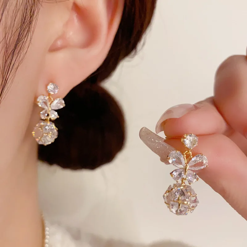 مايكرو مطعمة الزركون فراشة الكرة ياردروب أزياء رائعة ومتعددة الاستخدامات سوبر فلاش المتخصصة تصميم الأقراط الفاخرة