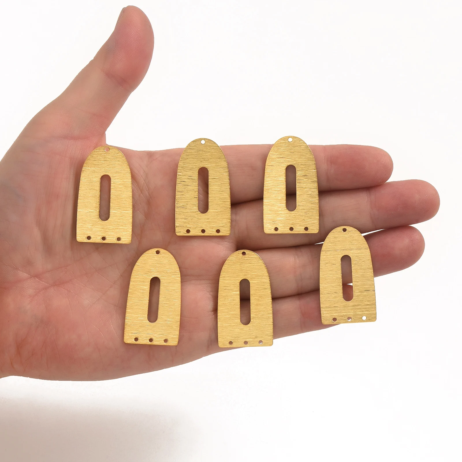 10 Stück Messing-Ohrringverbinder mit gebürsteter, strukturierter, poröser Oberfläche, D-förmige, hohle Kuppel, handgefertigte Schmuckkomponenten – Detail 2