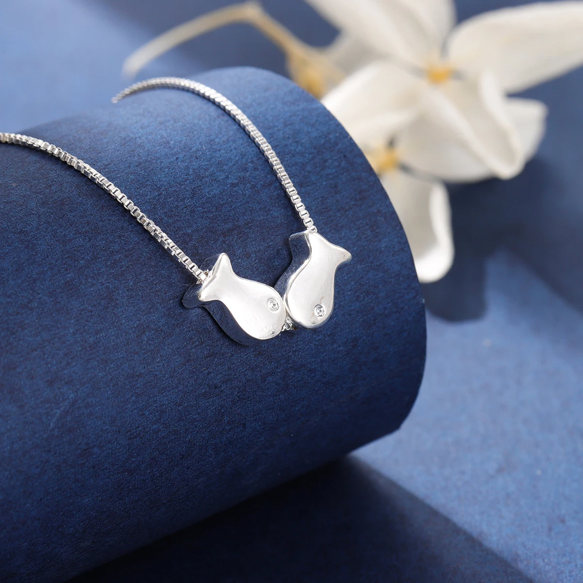 

Модные ожерелья-подвески из стерлингового серебра 925 пробы с двойной рыбкой на цепочке до ключиц