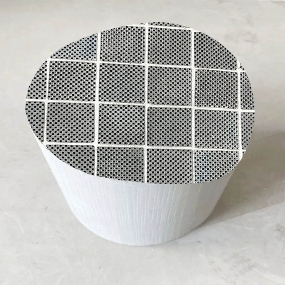 Filtr DPF do VOLVO XC60, rdzeń filtra diesla z węglika krzemu, rdzeń typu honrycomb, silnik z filtrem DPF z izolacją bawełnianą.