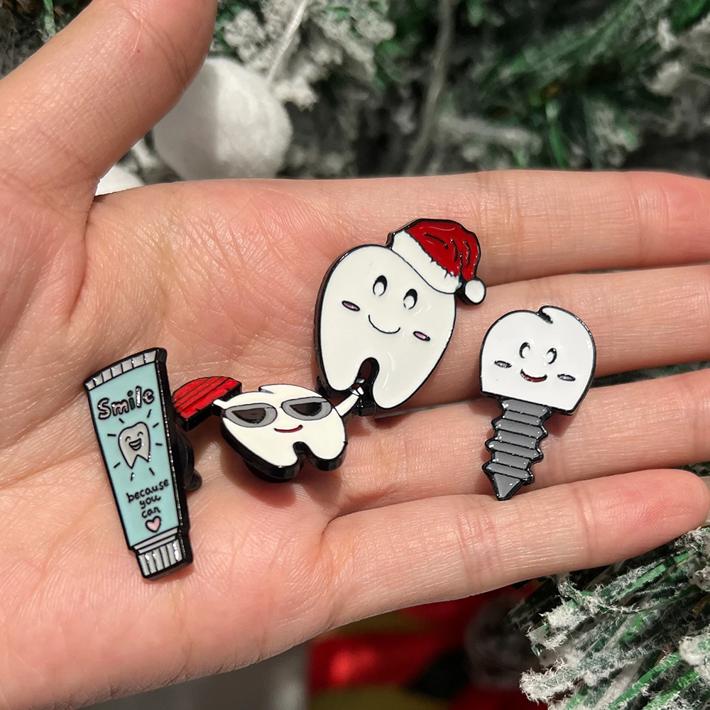 Cute Tooth Brooch Lovely Dental Teeth Brooch Toothbrush Metal Enamel Brooch Dentistry Badge Pin Trendy Gifts for Dentist Nurse