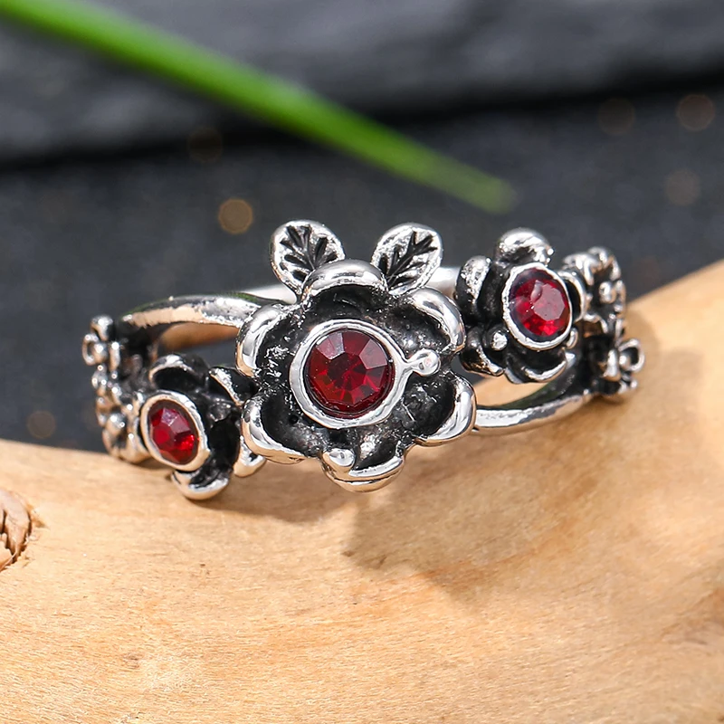 Bohemian Style Flower Red Crystal Ring for Women Gorgeous Charming Silver Color Wedding Engagement Rings Party Jewelry Gifts