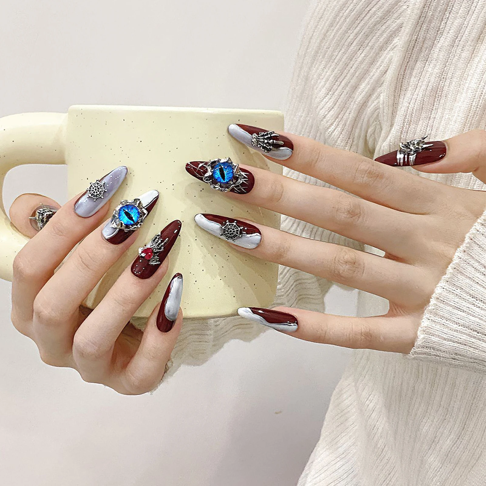 Halloween Fake Nails with Metal Decor Ultra-flexible Long Lasting Fake Nails for Hot Girl Dress Matching