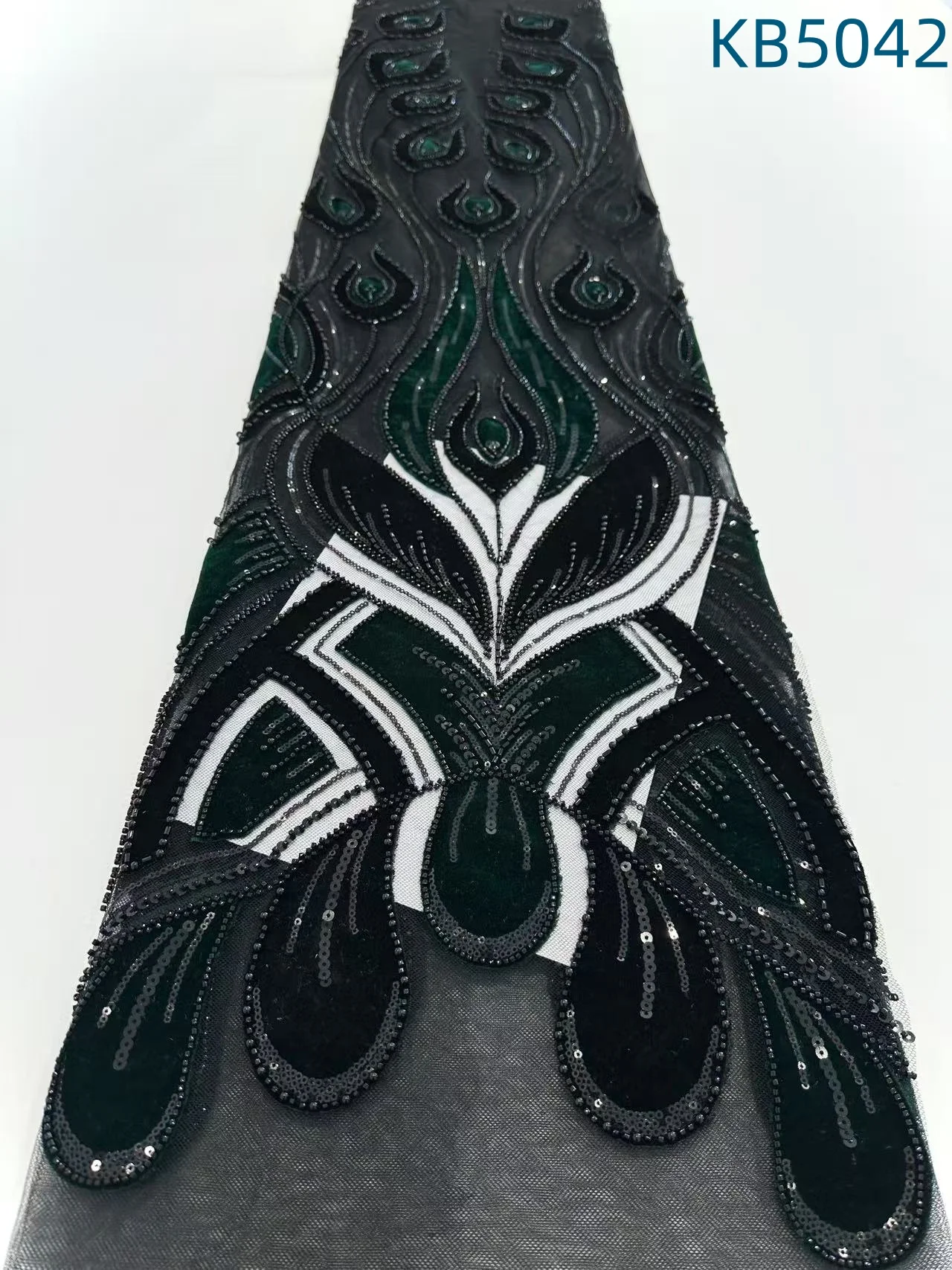 African Velvet sequence Lace Fabrics Latest Nigerian Lace Fabrics 2025 Green Beaded Lace Fabrics For Wedding Party Dress KB5042