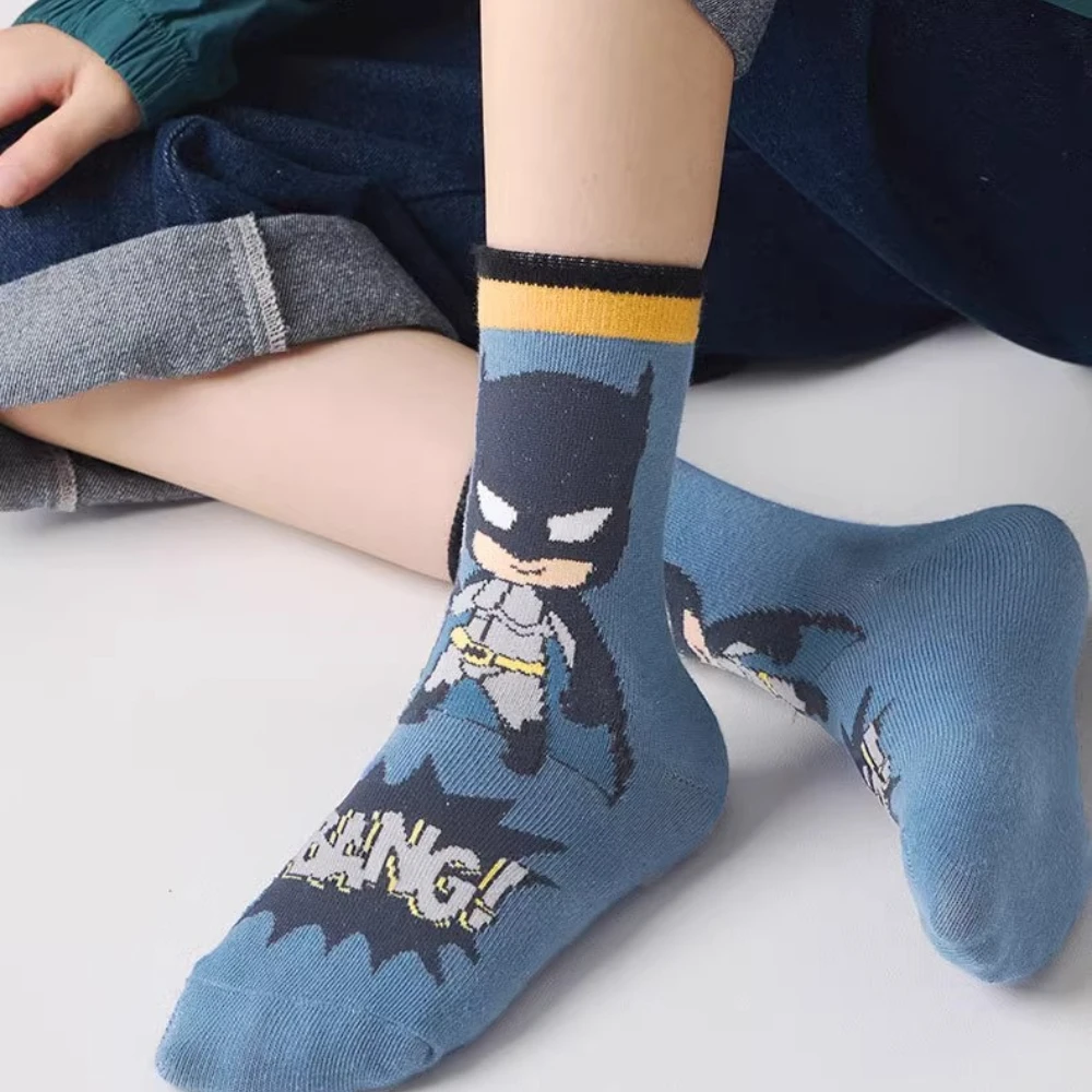 2025 Nuovi calzini primaverili autunnali e invernali di vendita calda Calzini creativi di tendenza dei cartoni animati Calzini divertenti e divertenti in cotone con eroe Spiderman