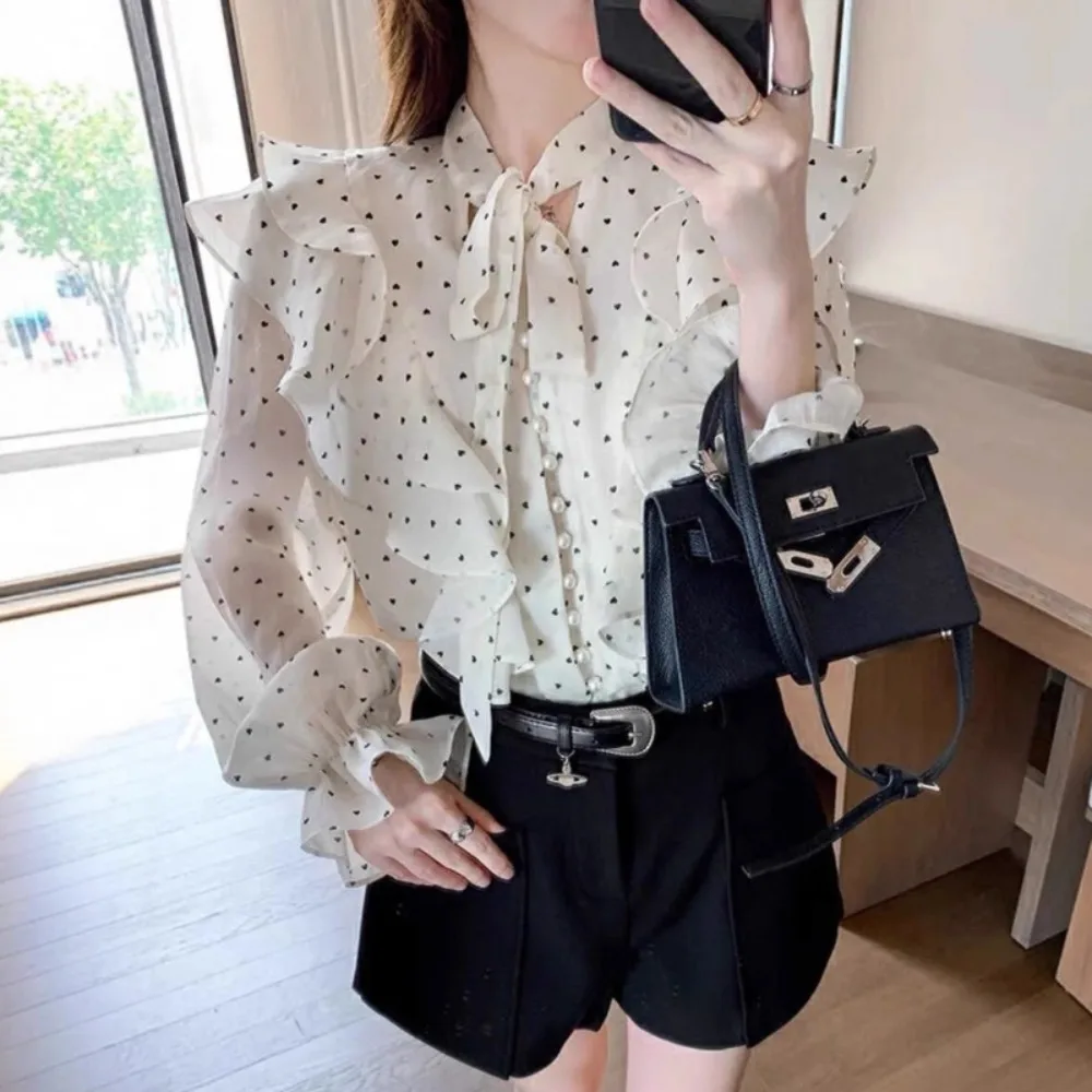 

Японские элегантные милые универсальные блузки, осенние новые рубашки знаменитостей во французском стиле с оборками и принтом, милые блузки с расклешенными рукавами