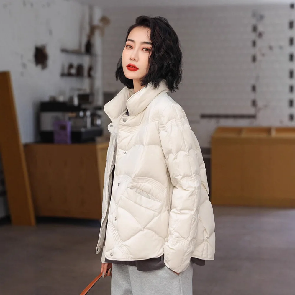 معطف كبير مبطن ريش البط ثلجي 2025 المرأة قصيرة خفيفة الوزن أسود عصري أسفل سترة صغيرة الحجم نمط غير رسمي #3