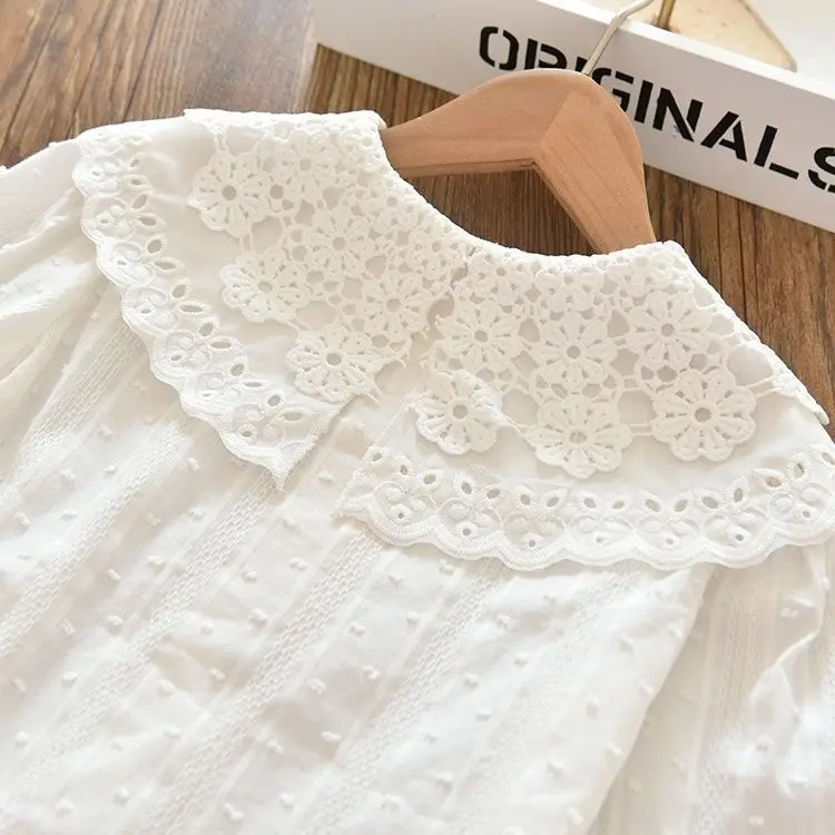 Blouses Girl Undershirt Shirt Baby Lace Korean Shirt Fashion Children Cotton Tops 2024 Turn Down Collar Button Sweet