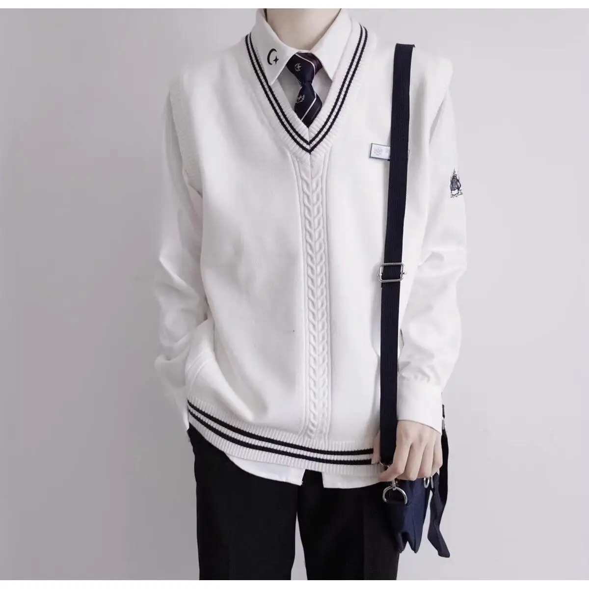 

Свободный вязаный свитер с v-образным вырезом для мужчин и женщин, осенне-зимняя верхняя одежда для колледжа, пальто из полиэфирного волокна Ins Sle