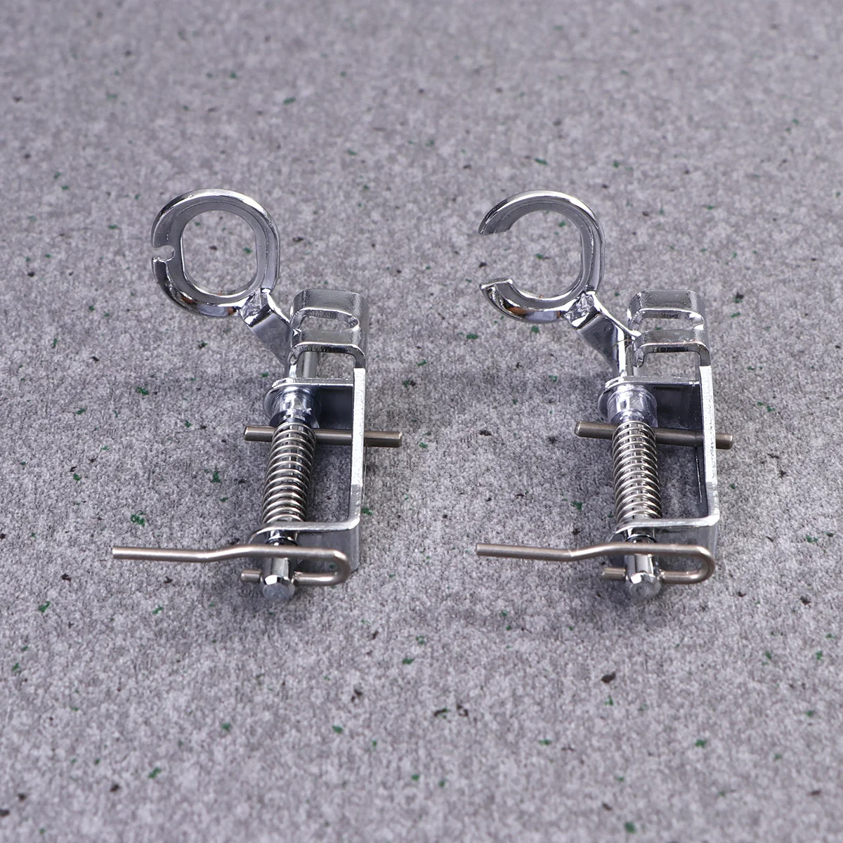 2 قطعة ماكينة خياطة قطعة قدم الضغط في ماكينة الخياطة الربيع قابل للتعديل مفتوحة إغلاق اصبع القدم المعدنية اللحف التطريز القدم لآلات عرقوب منخفضة المحلية