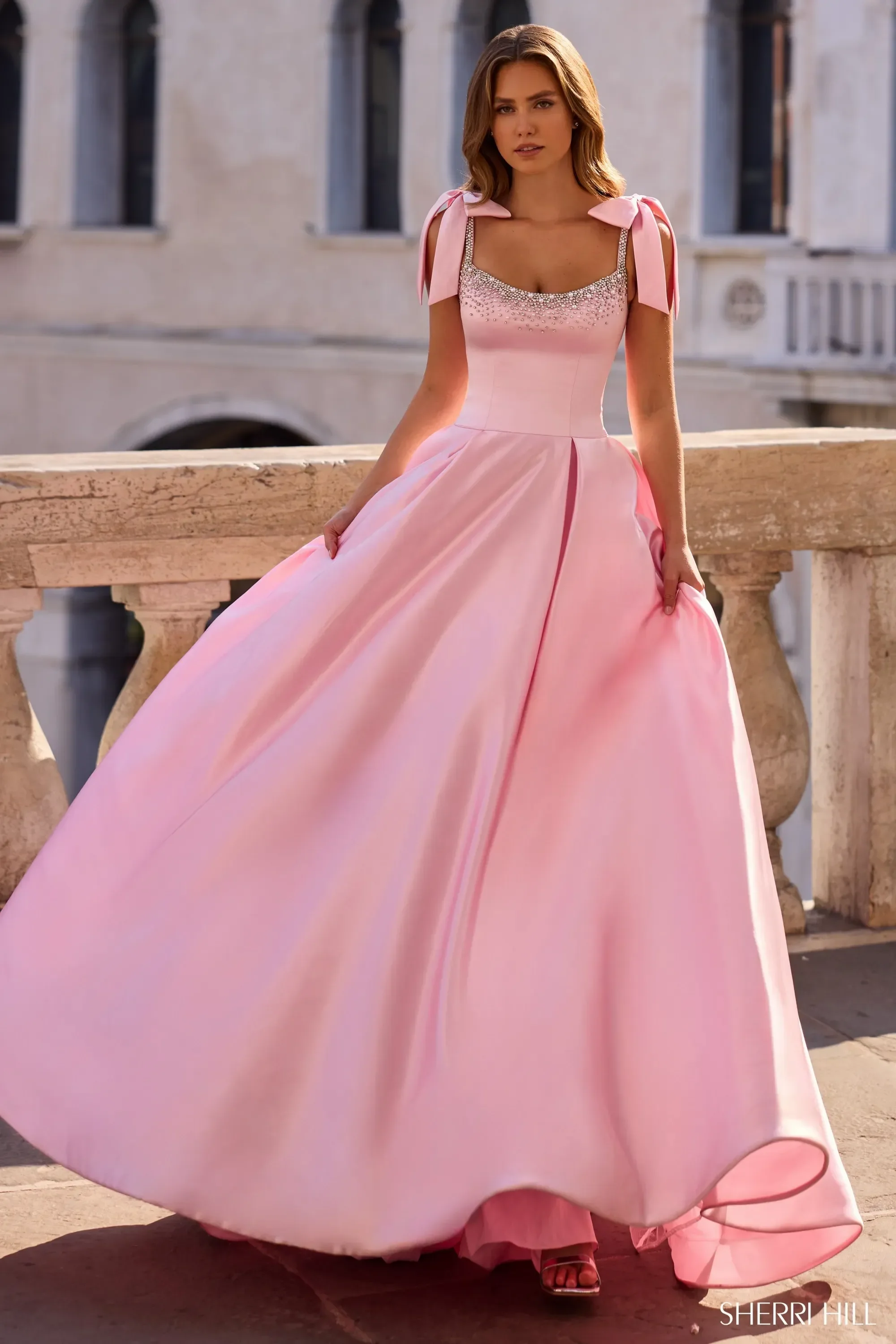 Vestido de fiesta de satén rosa claro romántico con escote cuadrado vestido para ocasiones formales pajarita vestido de noche con corsé con cuentas personalizado